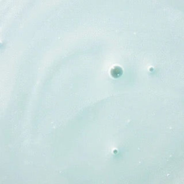 droplet of Tea Tree Special Shampoo 