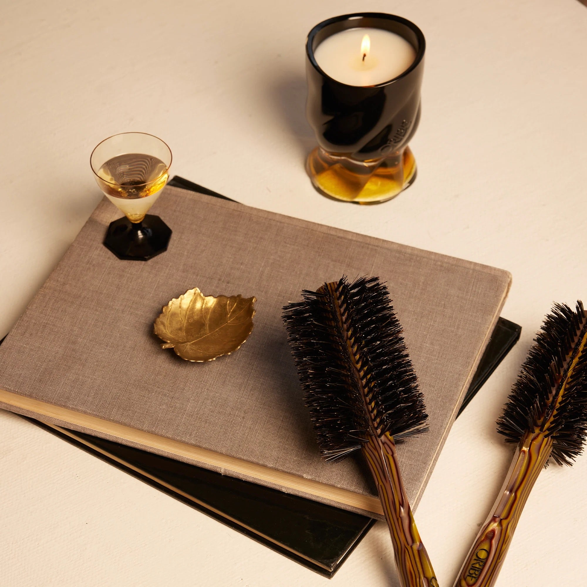 Oribe Italian Resin Large Round Brush
