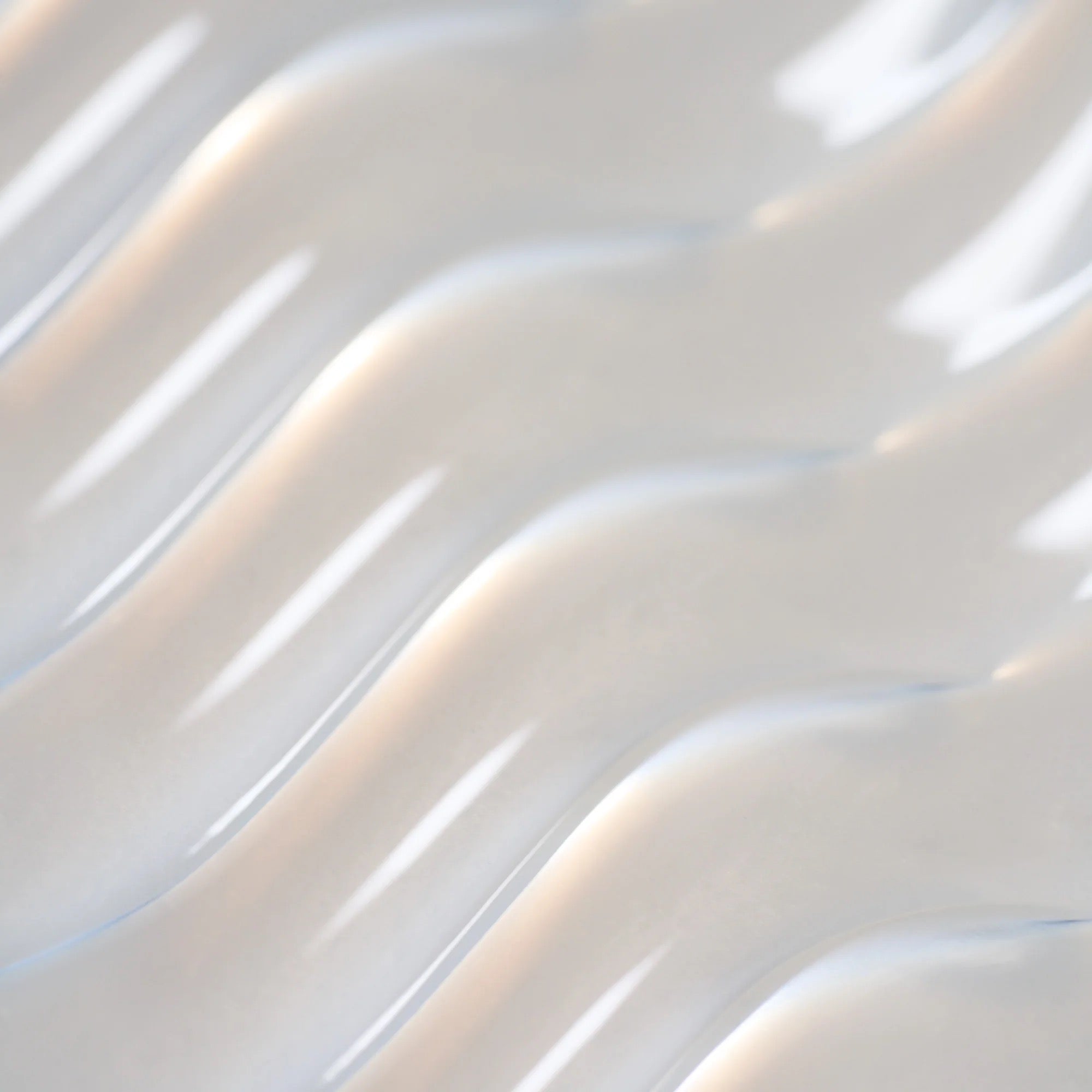 Shampoo for Brilliance & Shine by Oribe – Radiance, Softness & Polished Gloss