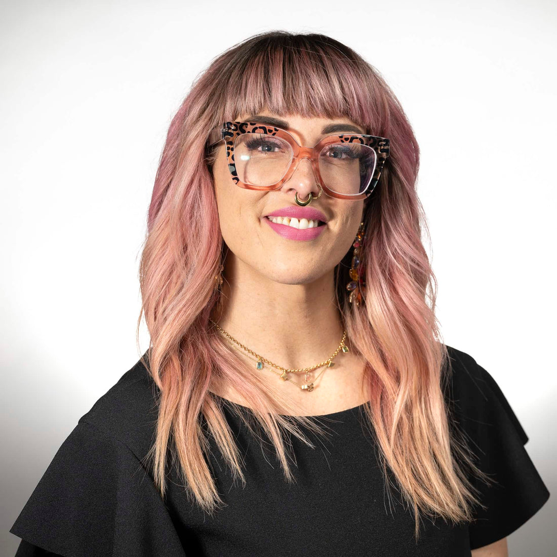 <strong>Sarah</strong>