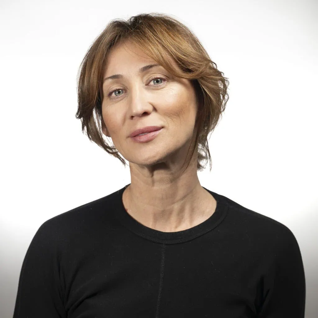 Marina Thomson, aesthetician and makeup artist with 17 years of experience.